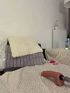 ClaraPasssion - toy control 5 min