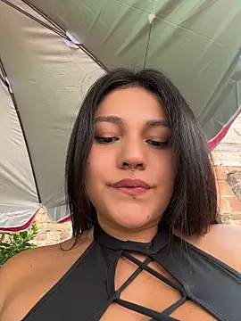 Emily_Gomezz - Walking naked the whole house