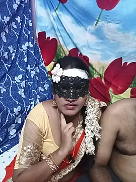 LoveBirds09 - Boobs lick with 🍯 Honey