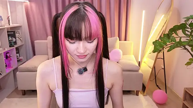 MiiyaYummy - Small ass shake 🍑✨