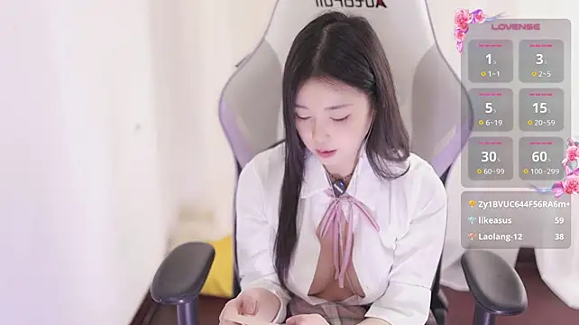 Kitty_baby77 - 完成任务 无内M腿5分钟 最后一个完成可控制小粉5分钟