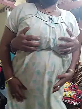 Sweety_teluguhw - Open boobs ,lip kiss 2minu