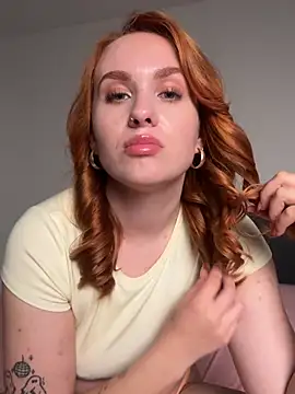 ChiaraVelvet - Slapp my Ass 5 Times 💦