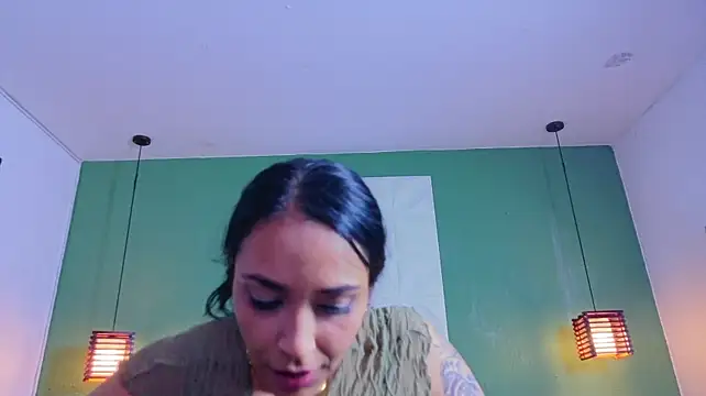 Slutty_hugetits
