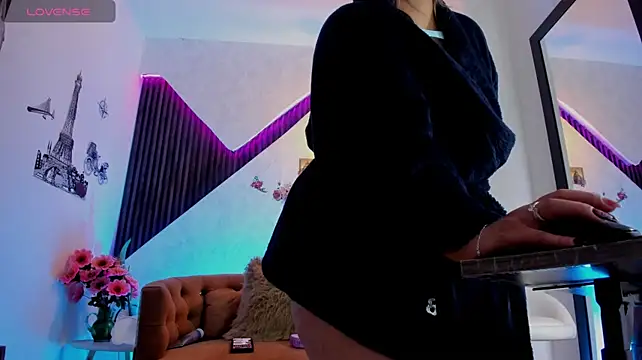 Mia_Dreaam - Twerking + oil in the ass 🍑