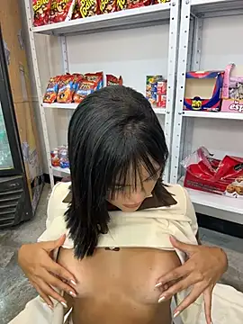 Bella-Ferrer - bouncing tits 🍒