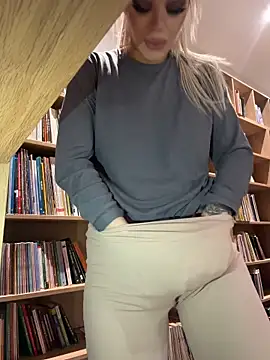 AlyssaFoxx_ - Finger in Wet Pussy 💦