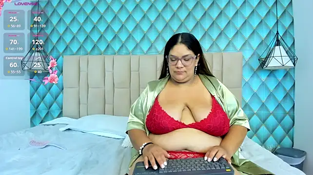Vixen-Rouge - Control my toy 2 min