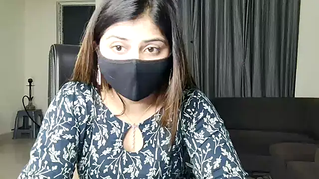 Hot-Shivangi