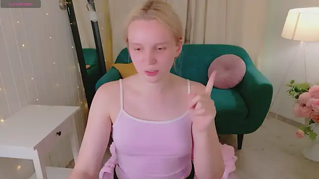 Beatrica_Klein - spin nipples