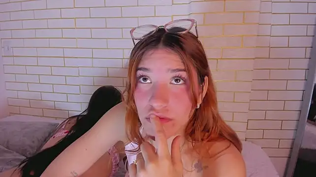 Be_dominated - two fingers in her pussy for rousse