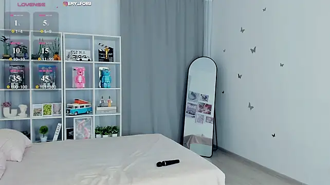 Emilyrighter1 - Throw my panties