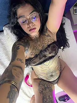 Madyson_fox - Show boobs milk