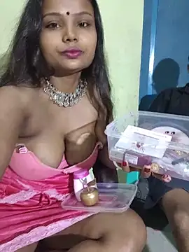 Yourmanu - Nude dance a song and squirts