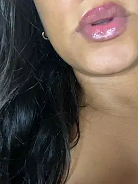 Bea3liz - Show ass with plug,pussy