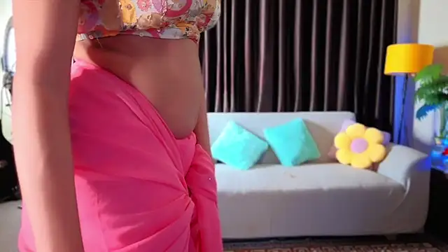 WOw_Nisha- - were biikni and tease me dime light