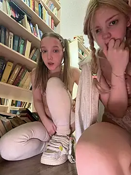 Elsawhere - Lulu remove Elsa's bra LAST STRAP!