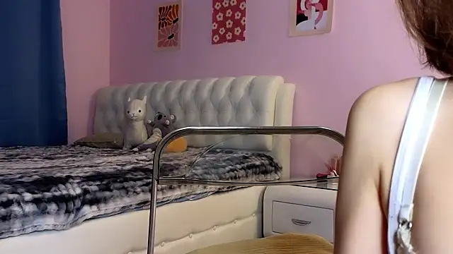 Colette_pretty - naked booty in doggy