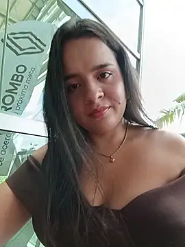 Julieth_hot-69 - Lush on My ass😈🍑 make me warm up
