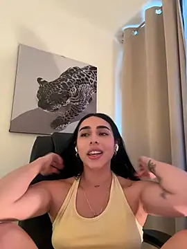 IsabellaNoir_ - oil on my ass and tits😏💋