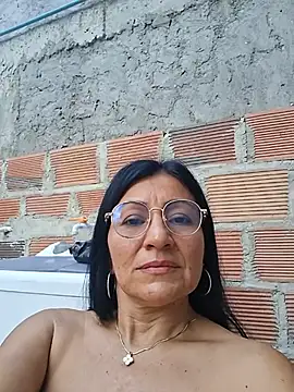 Maturexxxnaughty - stranger sucks my tits on the street
