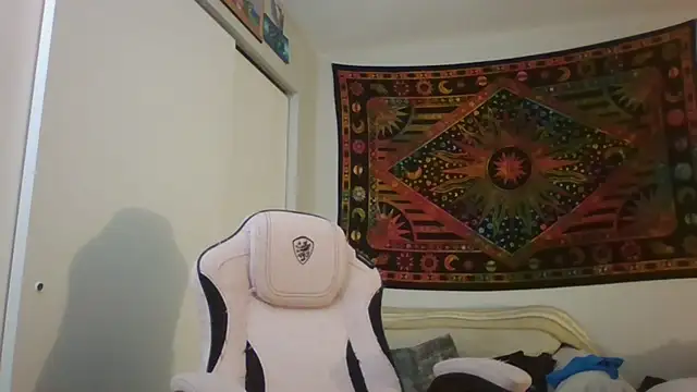 Madzbailey - Two toy squirt show
