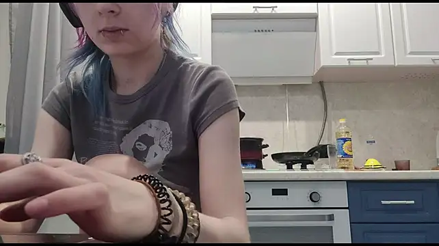 MaybeKaty - I'll show you my bra