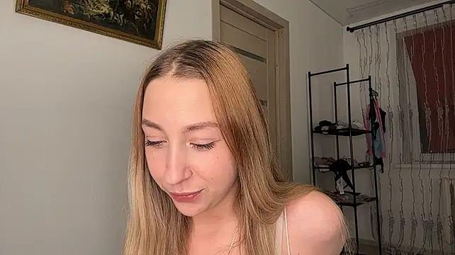 MonnieGuittennez - Water in my boobs