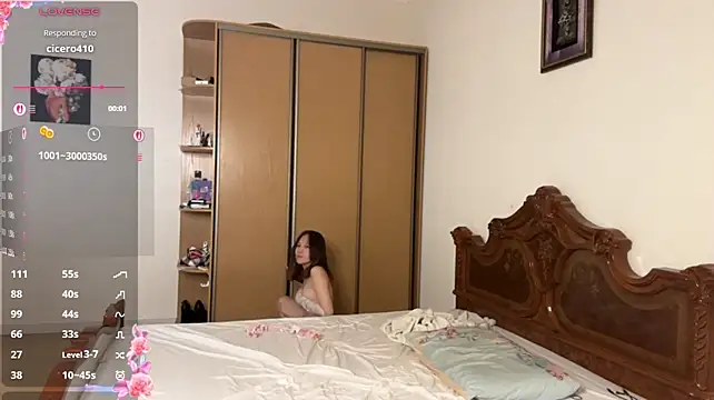 MammieLippoldt - Unbutton the bra and Dance with naked ba