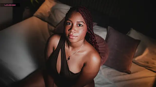 Amara_black44 - masturbate with the dildo