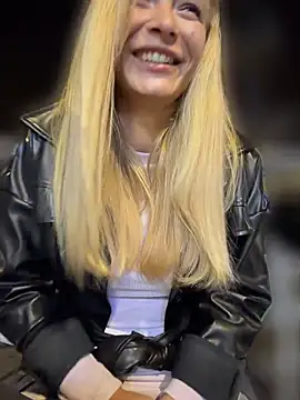 AnastasiaAniess - :heart: WELCOME BACK ANNIE :gift: