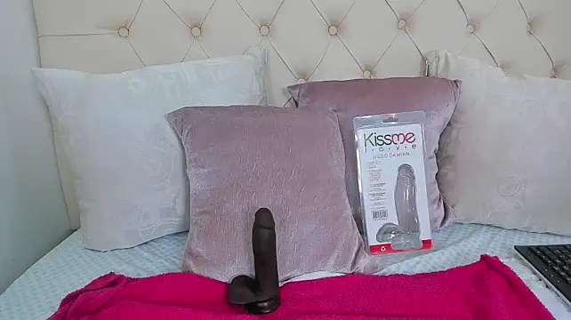 Daniela_gio - Spanks my ass
