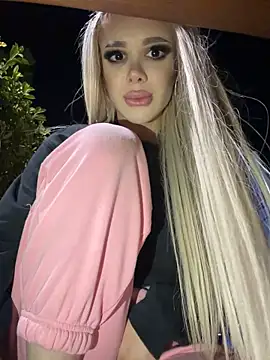 AlyssaFoxx_ - Show & Spread A$$ Closeup ❤️‍🔥