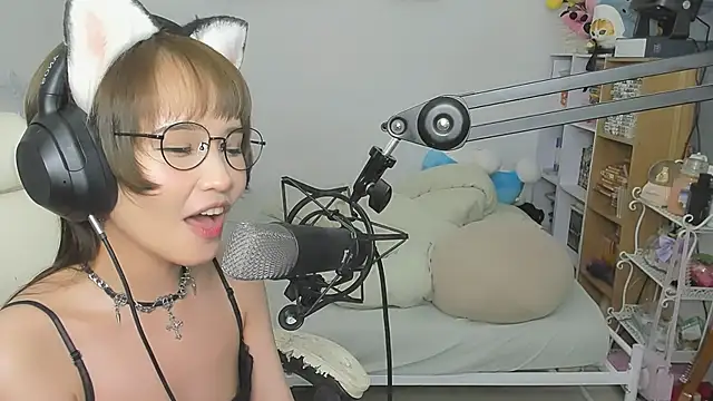 NeKo-nEk0-niI - ride pillow