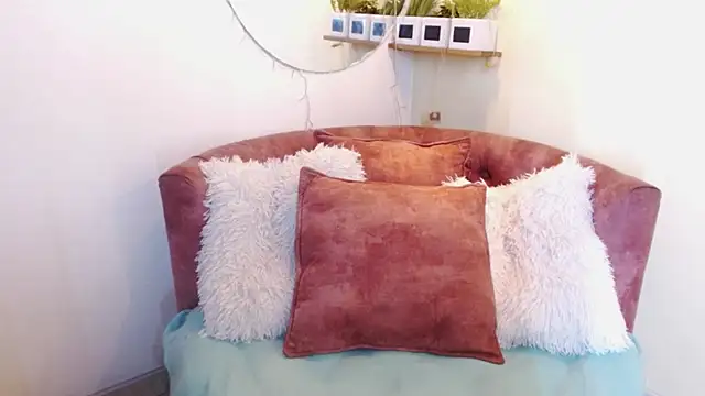 Esmeralda_stonne - spank ass x 10