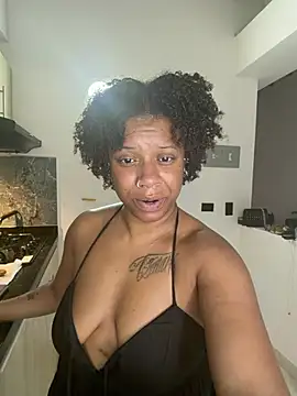 PlatinumKitti - That’s a pretty pussy