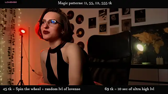 Alicia_x_art - Dofggy pose and spank ass till red
