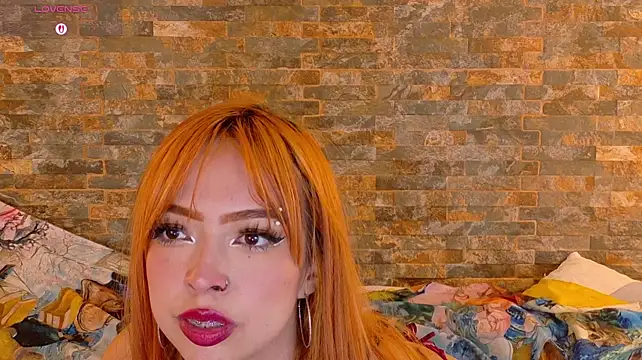 IsisRivers - pussy close up
