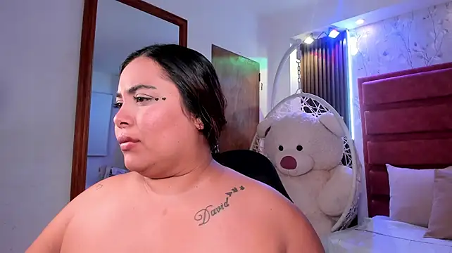 Tatikanyx - finger in pussy