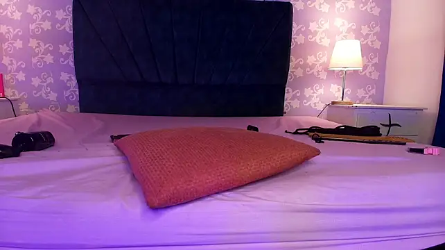 SalomeSimonz - show ass and plug anal 🔥
