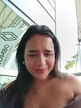 Julieth_hot-69 - Lush on My ass😈🍑 make me warm up