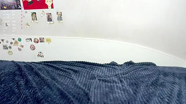 Lia_verse - take off shorts