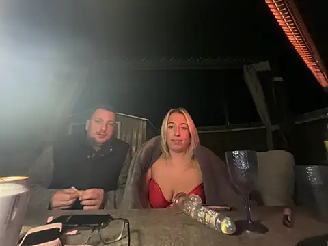 MrandMiss4Life - Twerk with panties down!!