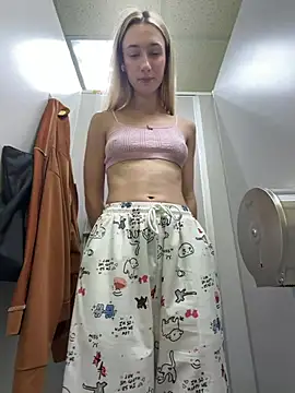 Lia-see-ya - Remove my pants + twerk with open door🫢