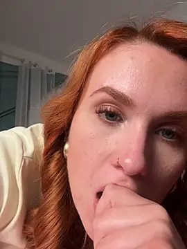 ChiaraVelvet - Lick on my Dildo 2 mins 🥵💦