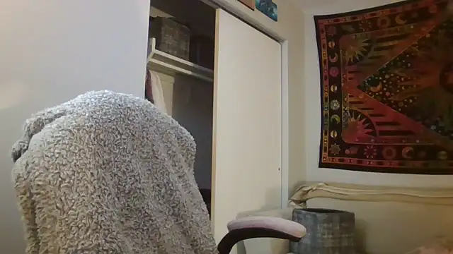 Madzbailey - Two toy squirt show