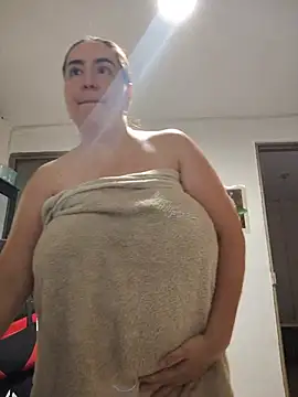 Rosahills - cream in tits and bounce