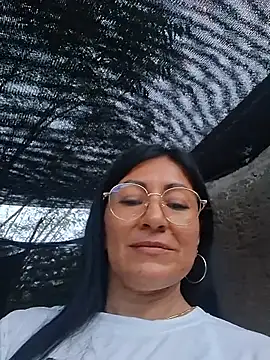 Maturexxxnaughty - stranger sucks my tits on the street