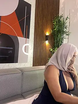 ZaynaSecret - drop saliva on boobs