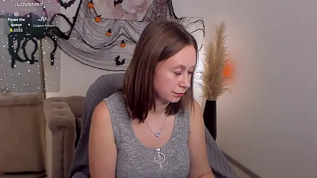 Brooke_lover - show tits closer ;)